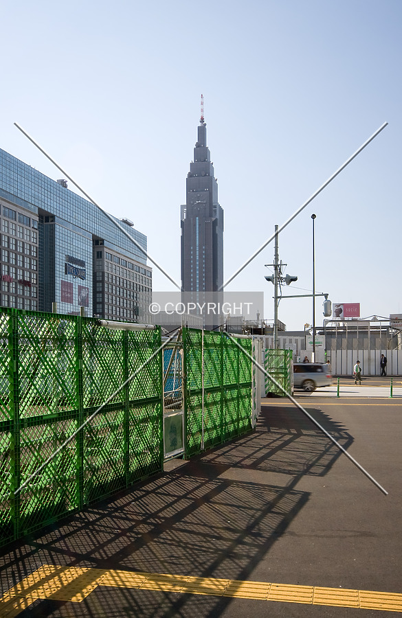 NTT DoCoMo Yoyogi Building by Serdica