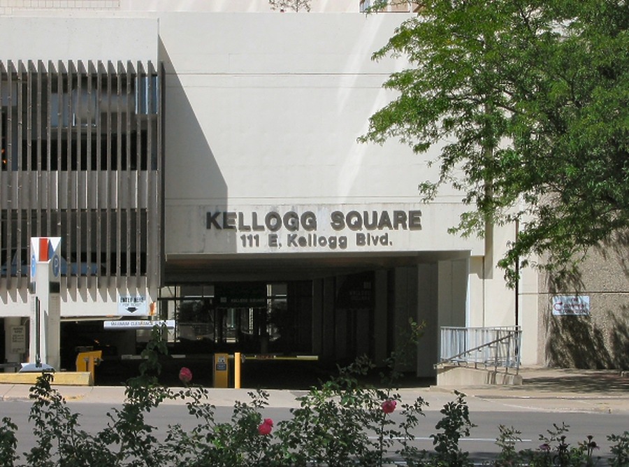 Kellogg Square Apartments by James Peacock