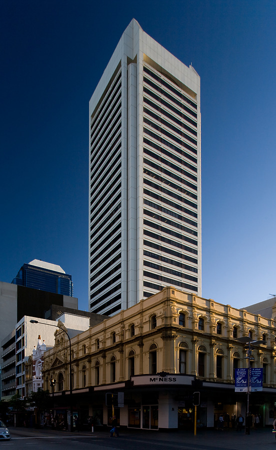 St. Martins Tower by Pavel Toczynski