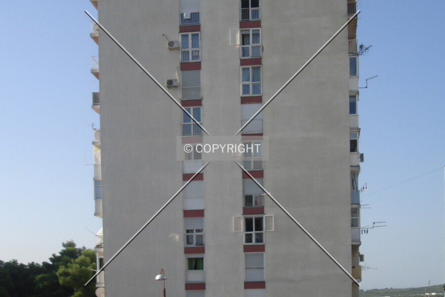 Njegošev trg 2a