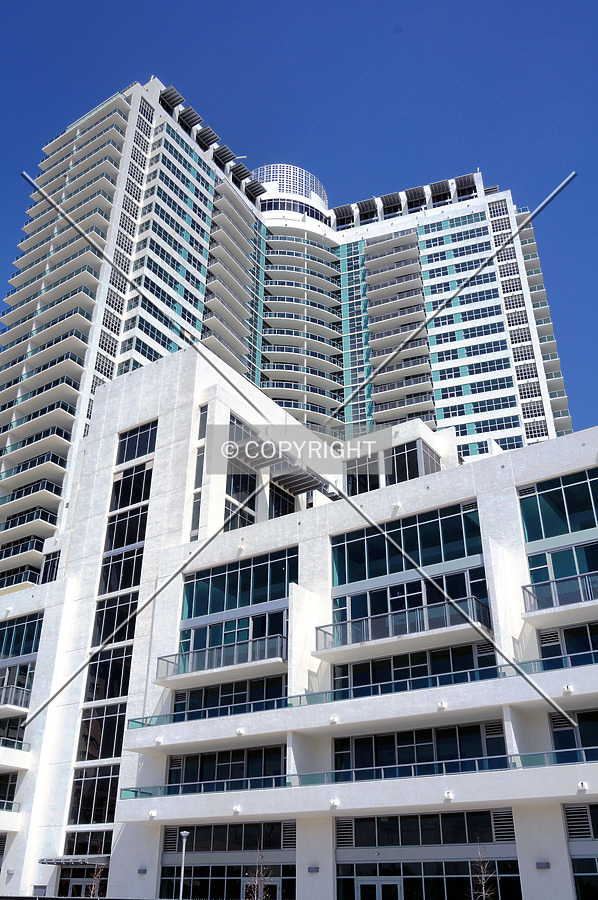 4 Midtown by Jorge Molina