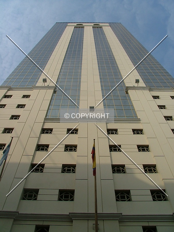 Banco La Previsora by Rodrigo Salas