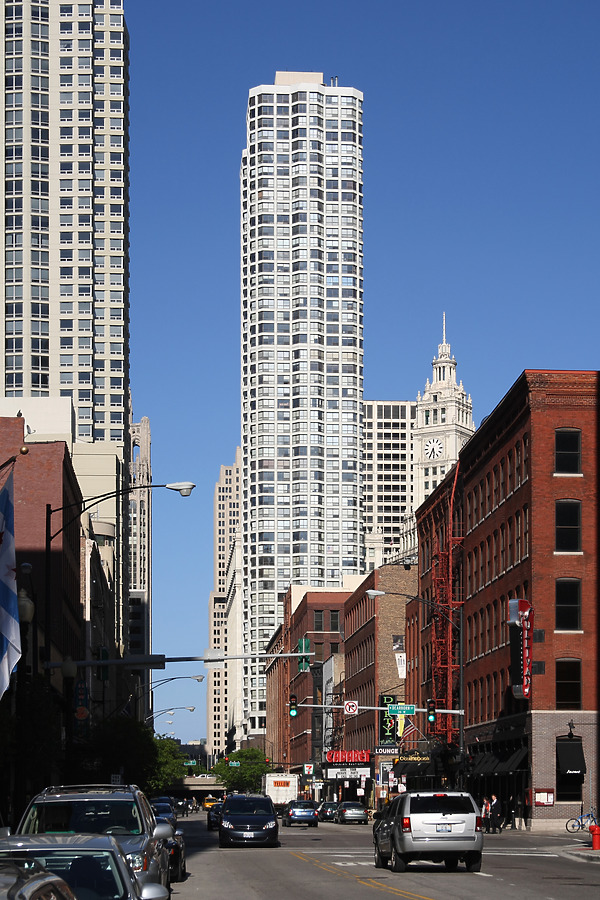 River Plaza by Michiel van Dijk