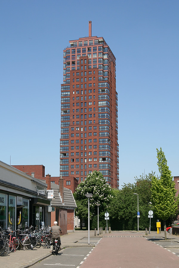 Alphatoren by Michiel van Dijk