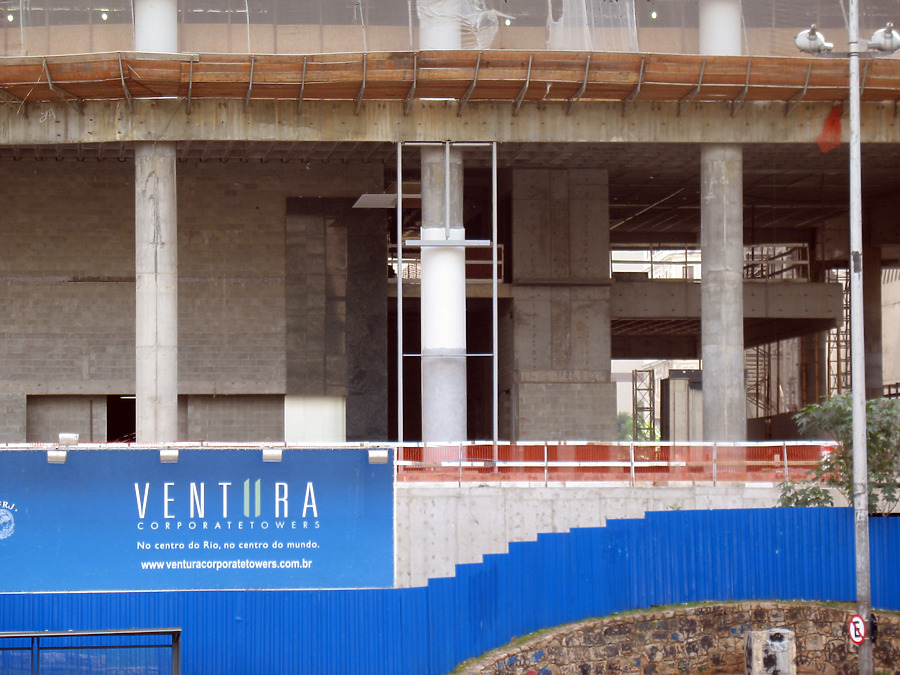 Ventura Corporate Towers by Virgilio Grimaldi