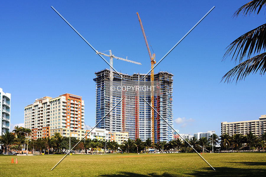 Paramount Bay at Edgewater Square by Jorge Molina
