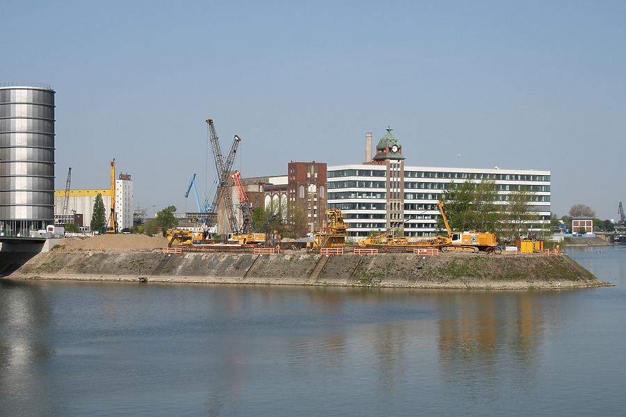 Hyatt-Regency Hotel by Michiel van Dijk