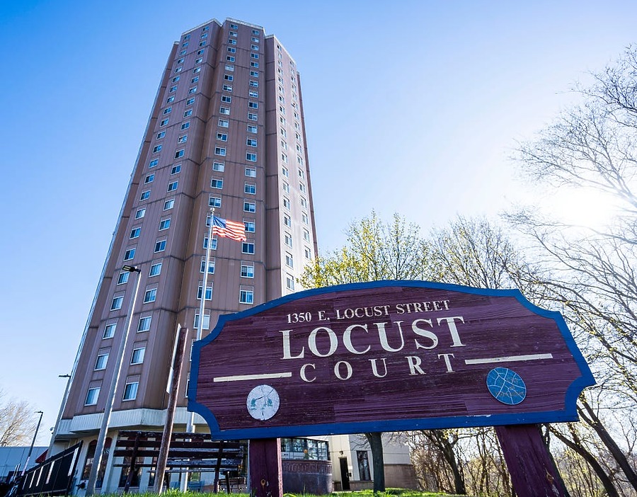 Locust Court Apartments by Jovanny Hernandez / Milwaukee Journal Sentinel