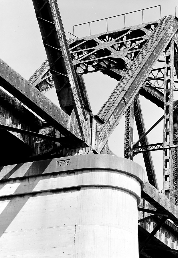 Big Four Bridge by Historic American Buildings Survey/ Jack Boucher
