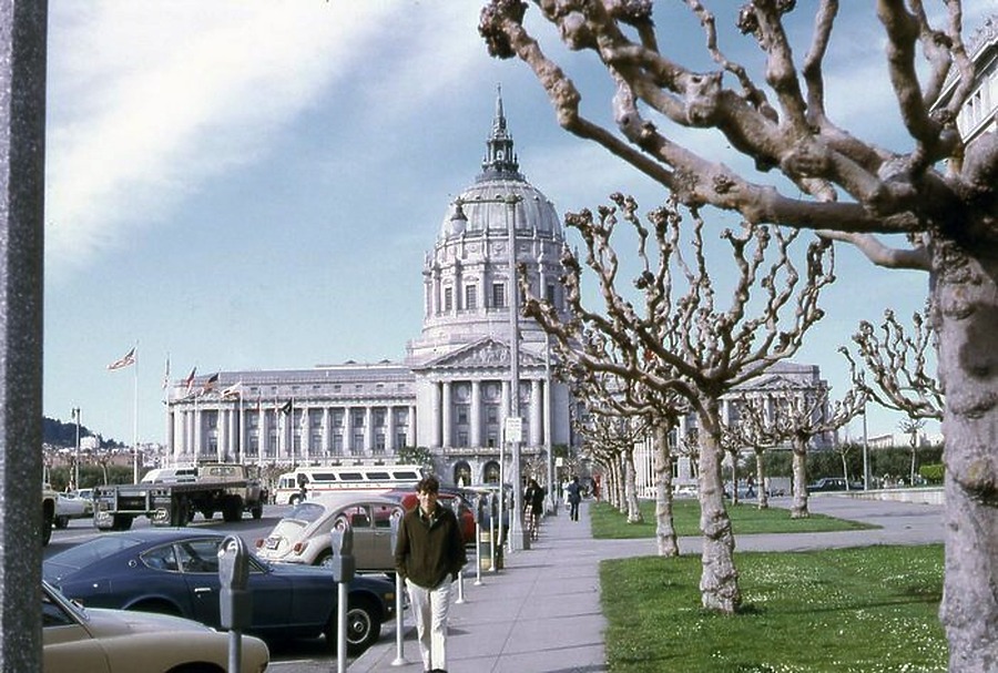 San Francisco City Hall by Curbsideclassic