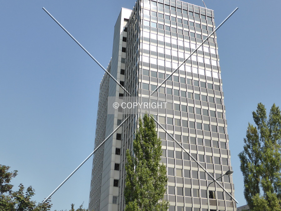 Theodor-Heuss-Allee 110 by Nephilim