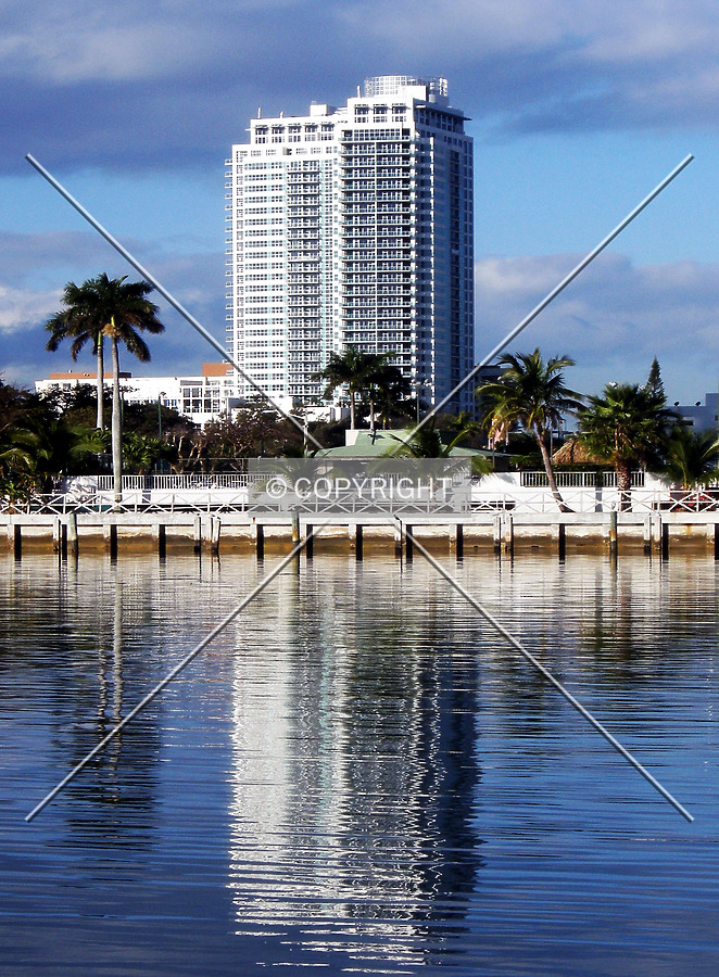 4 Midtown by Jorge Molina