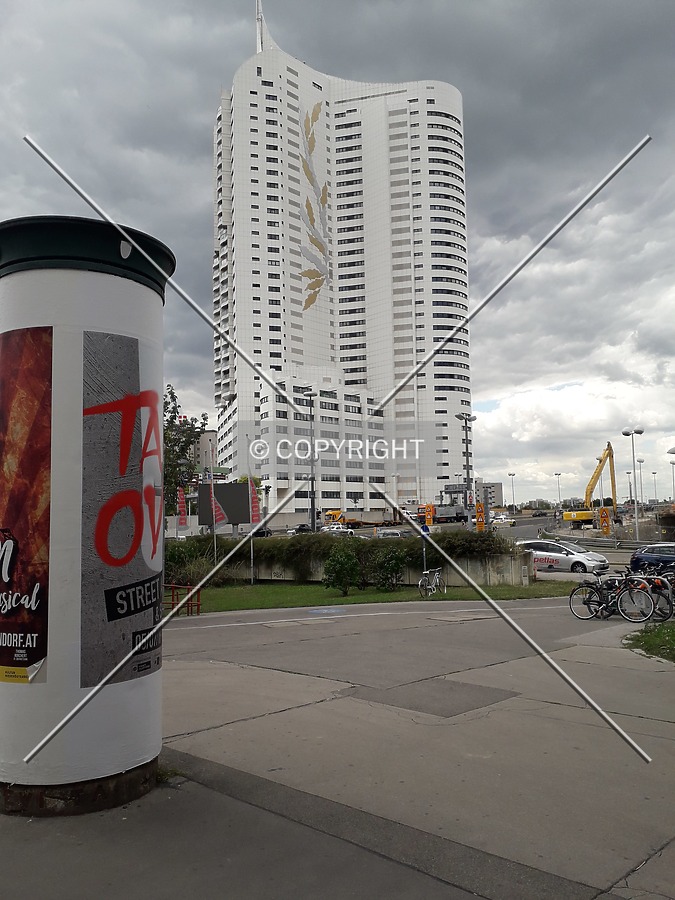 Hochhaus Neue Donau by Samppa