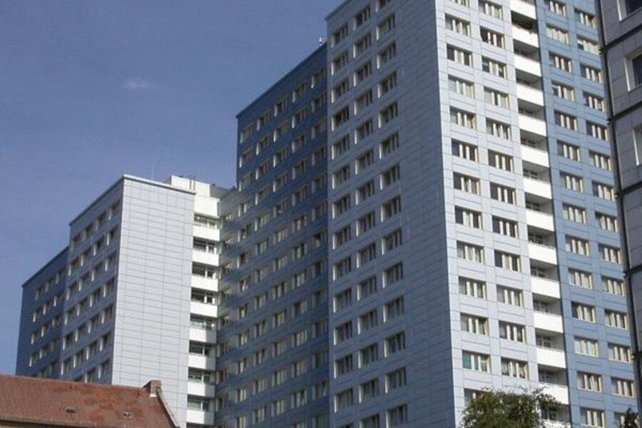 Strasse der Pariser Kommune 21/23