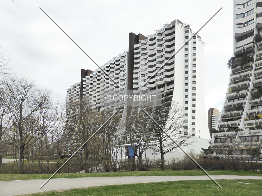 Wohnpark Alterlaa - Block C5-C8 by Nephilim