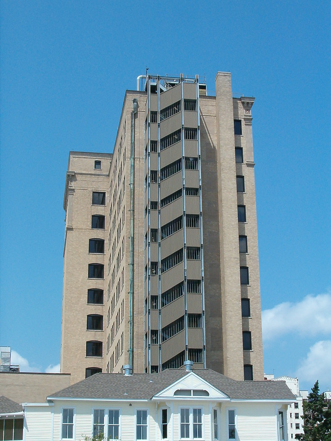 Louisiana State Office Building by Rodney Gunn