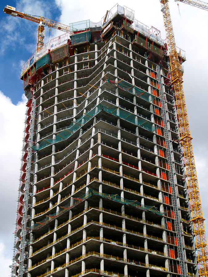 Torre Espacio by Cesar Serrano