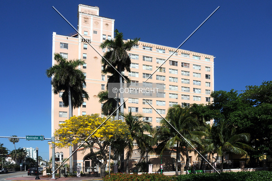 The Blackstone by Jorge Molina