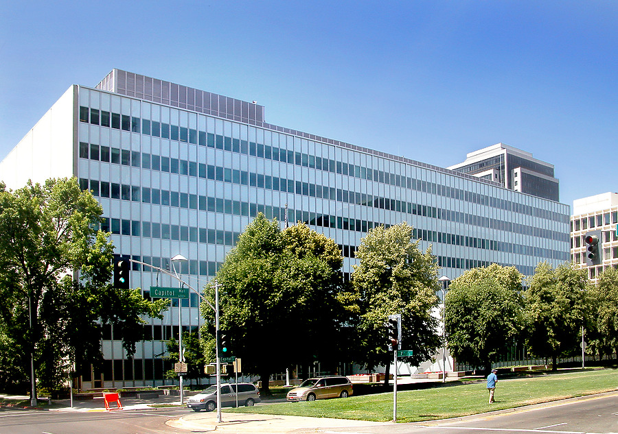 John E. Moss Federal Building by Jim Schwartz