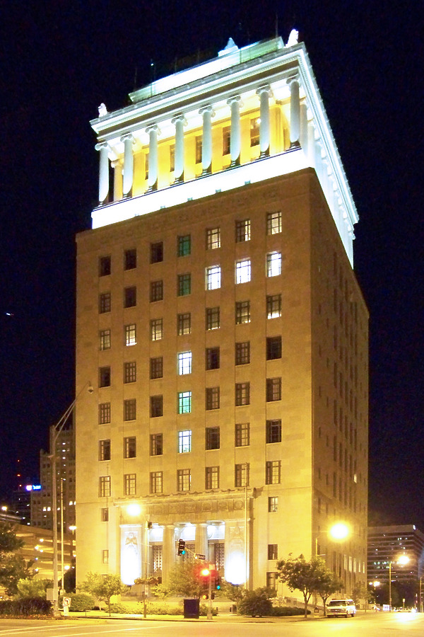 Civil Courts Building by Ryan Hildebrand