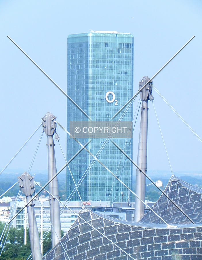 Hochhaus Uptown München by Florian Barbier