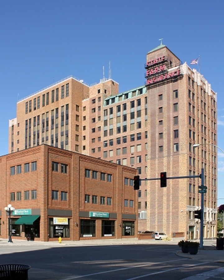 State Farm Downtown Building Photo 751-472-366 - Stock Image - SKYDB