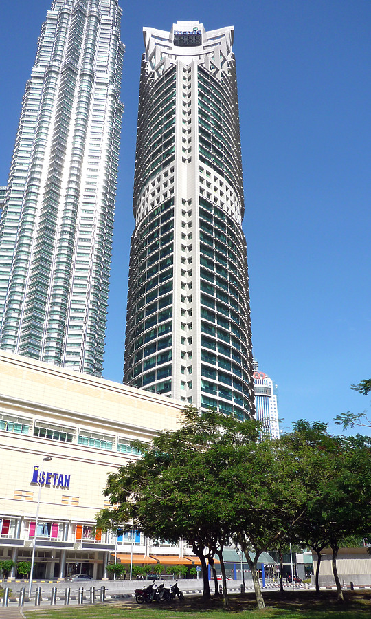 Menara Maxis by Wilson Ling