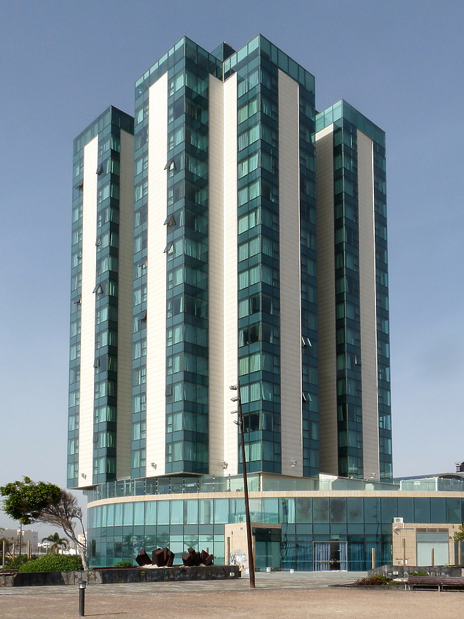 Arrecife Gran Hotel by Robin Spetz