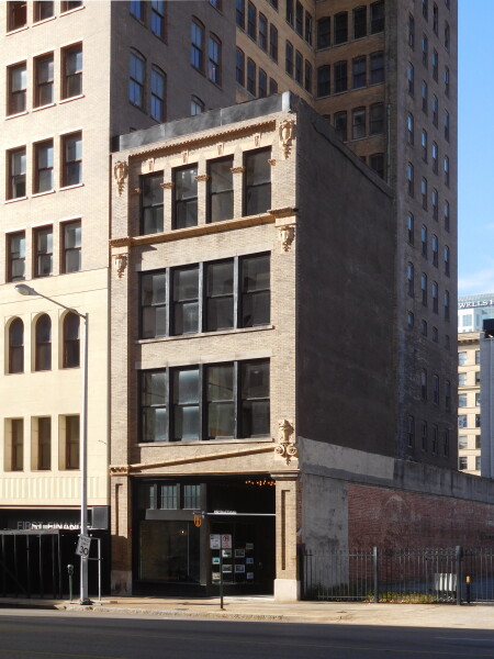 Brown Marx Annex