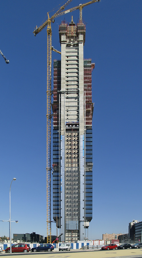 Torre Caja Madrid by Cesar Serrano