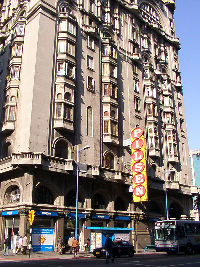 Palacio Salvo by Daniel Kieckhefer