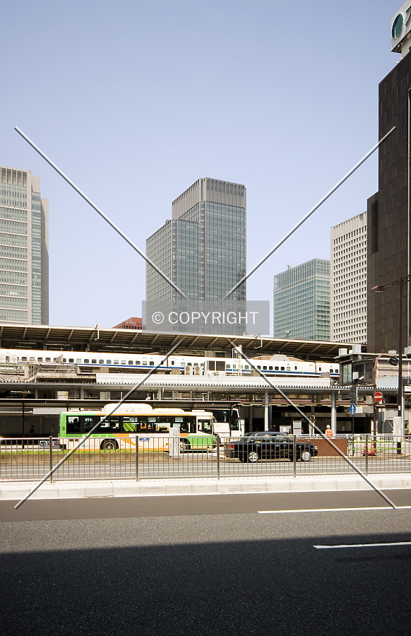 Shin-Marunouchi Building by Serdica