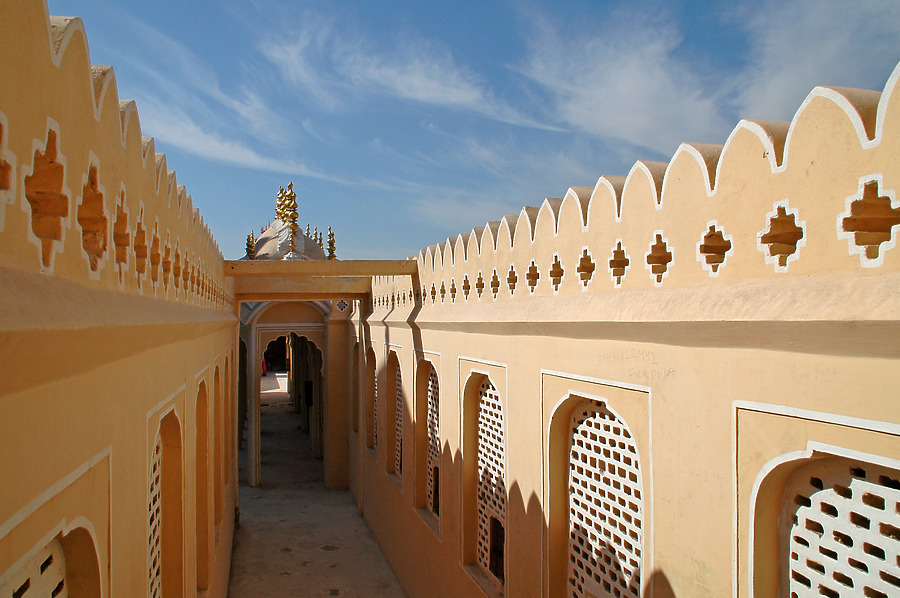Hawa Mahal by John Bek
