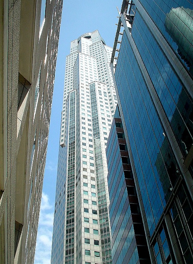 UOB Plaza One by Edmund Teo