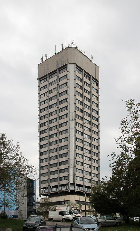 CITUB Administrative Building by Kjetil Balog