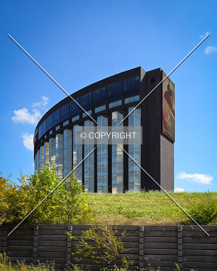 Renaissance Saint Louis Hotel Airport by Ryan Hildebrand