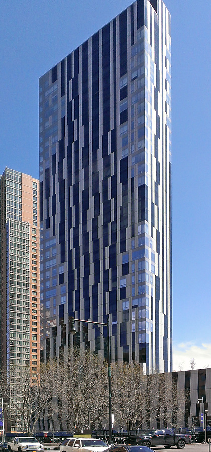 Toren by Ryan Hildebrand