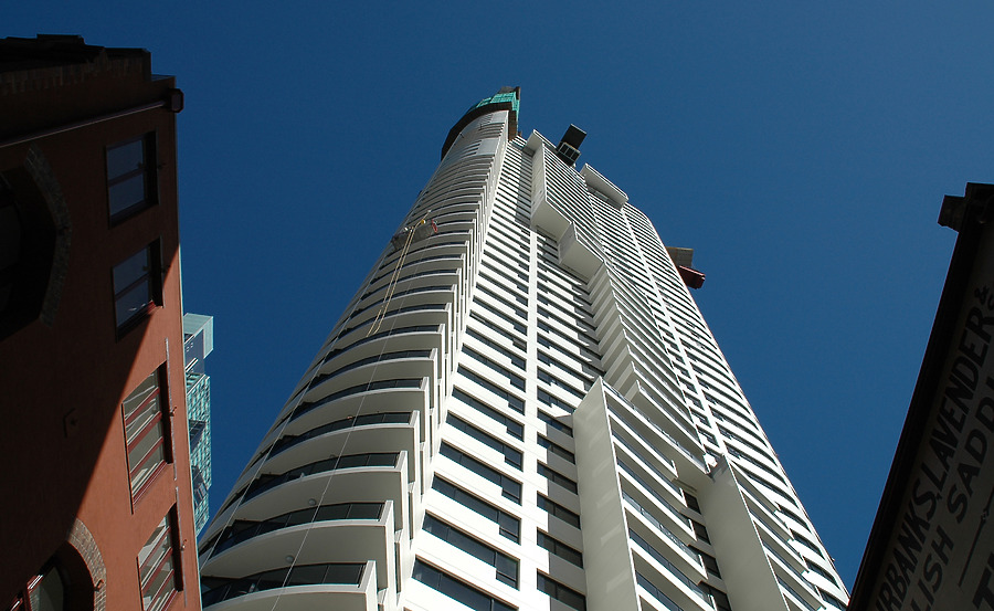 Meriton Tower by John Bek