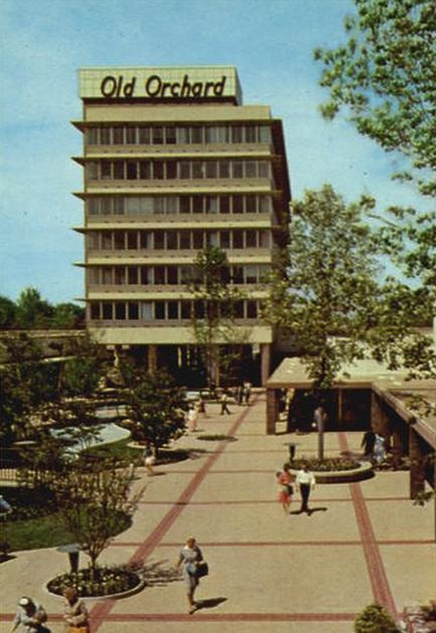 Old Orchard Professional Building by Joboul Publishing Co.