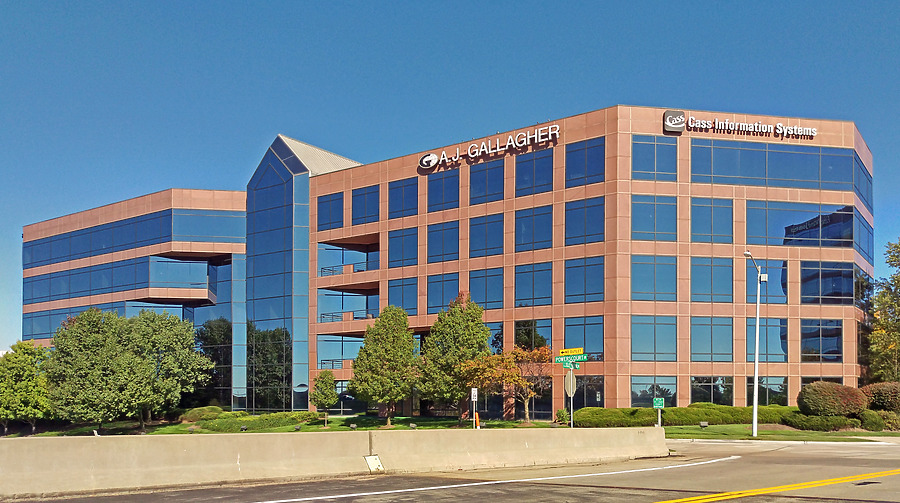 Manchester/270 Office Center I by Ryan Hildebrand