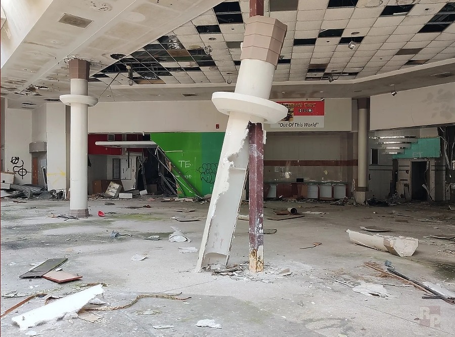 Jamestown Mall by Retailpocalypse