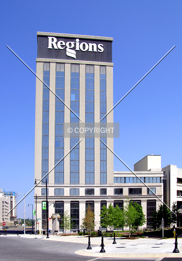 Renasant Bank Building by Chris Patriarca