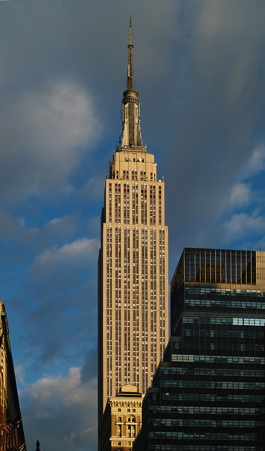 Empire State Building by Cesar Serrano