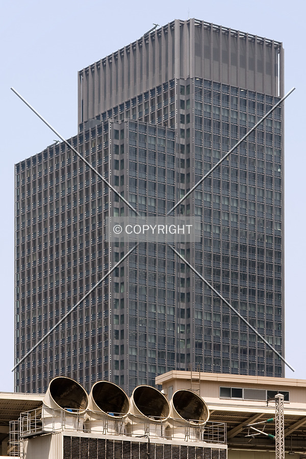 Shin-Marunouchi Building by Serdica
