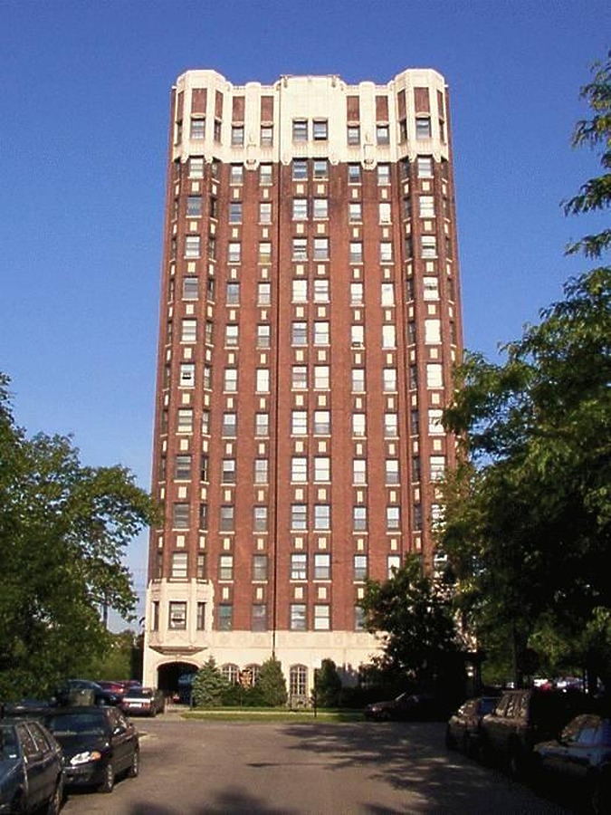 Silver Cloud Condominiums by Daniel Kieckhefer