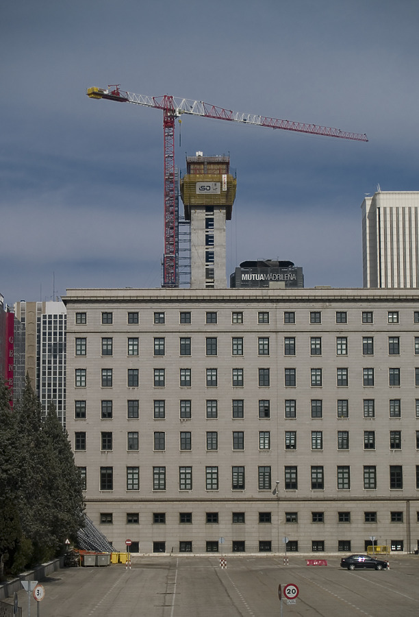Nuevo Edificio Windsor by Cesar Serrano