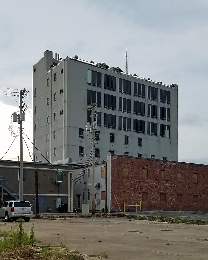 Bank of America Building by Ryan Hildebrand