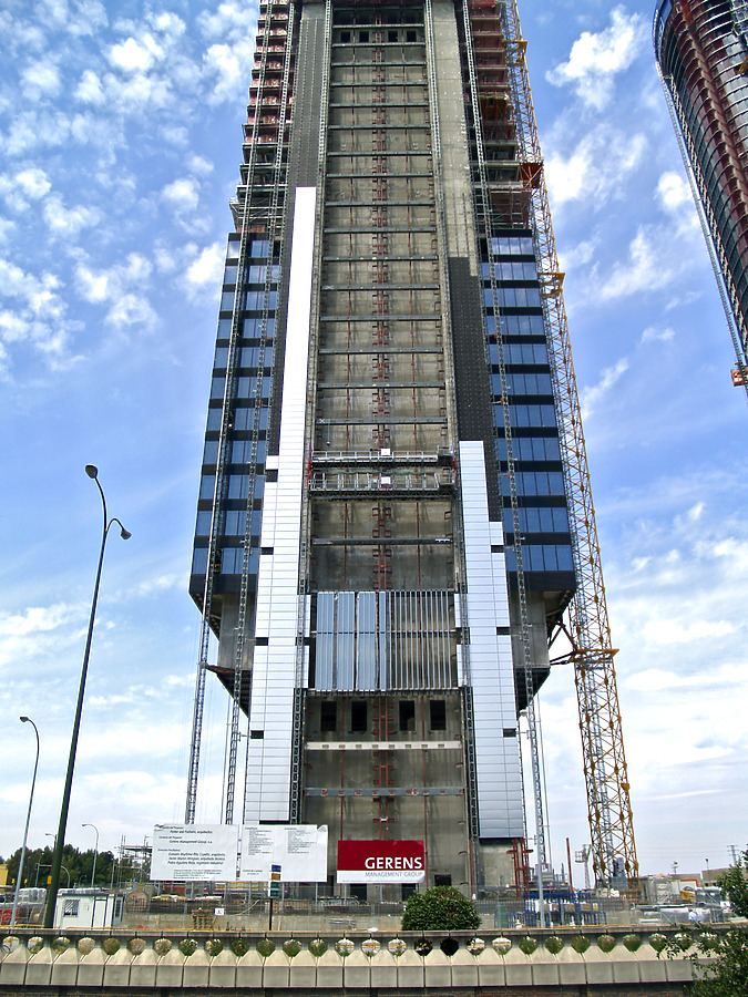 Torre Caja Madrid by Cesar Serrano