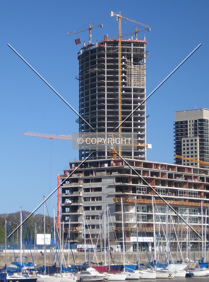 Torre Repsol YPF by Maximiliano Buono