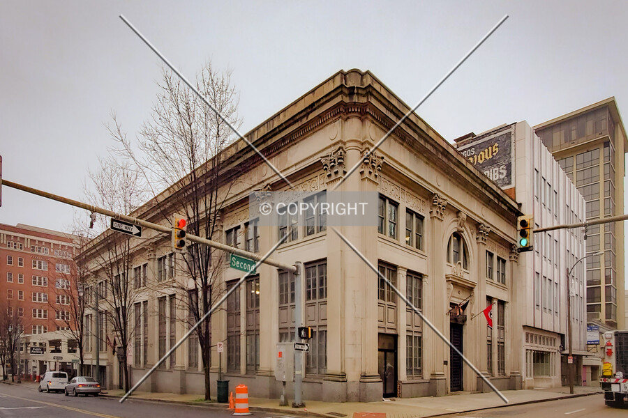 Cadre Building